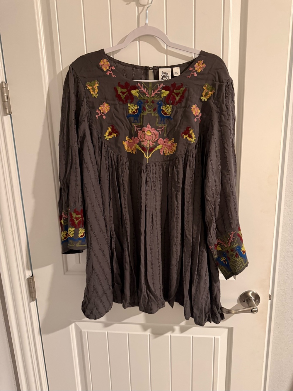 Ivy Jane XL Embroidered Tunic Top Boho Floral Birds Gray Long Sleeve